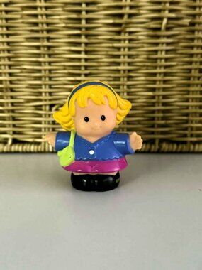 2004 FP Little People Sarah Lynn Figure-Families In Your Neighborhood #G8662